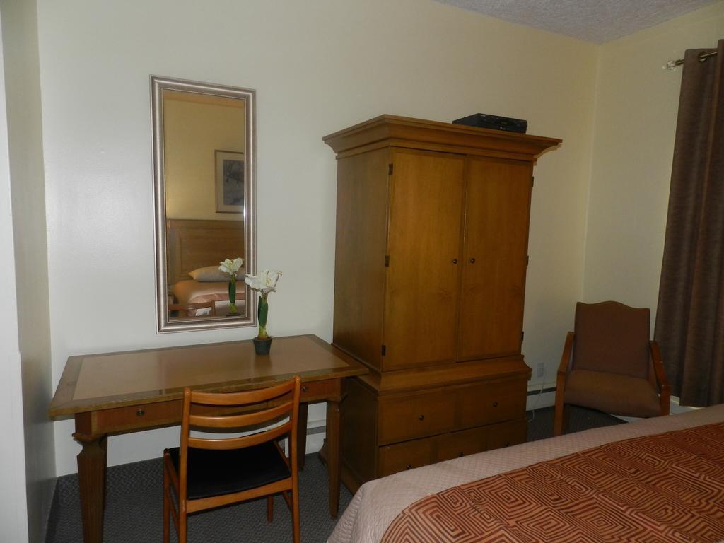 L'Auberge De L'Aeroport Inn Dorval Room photo