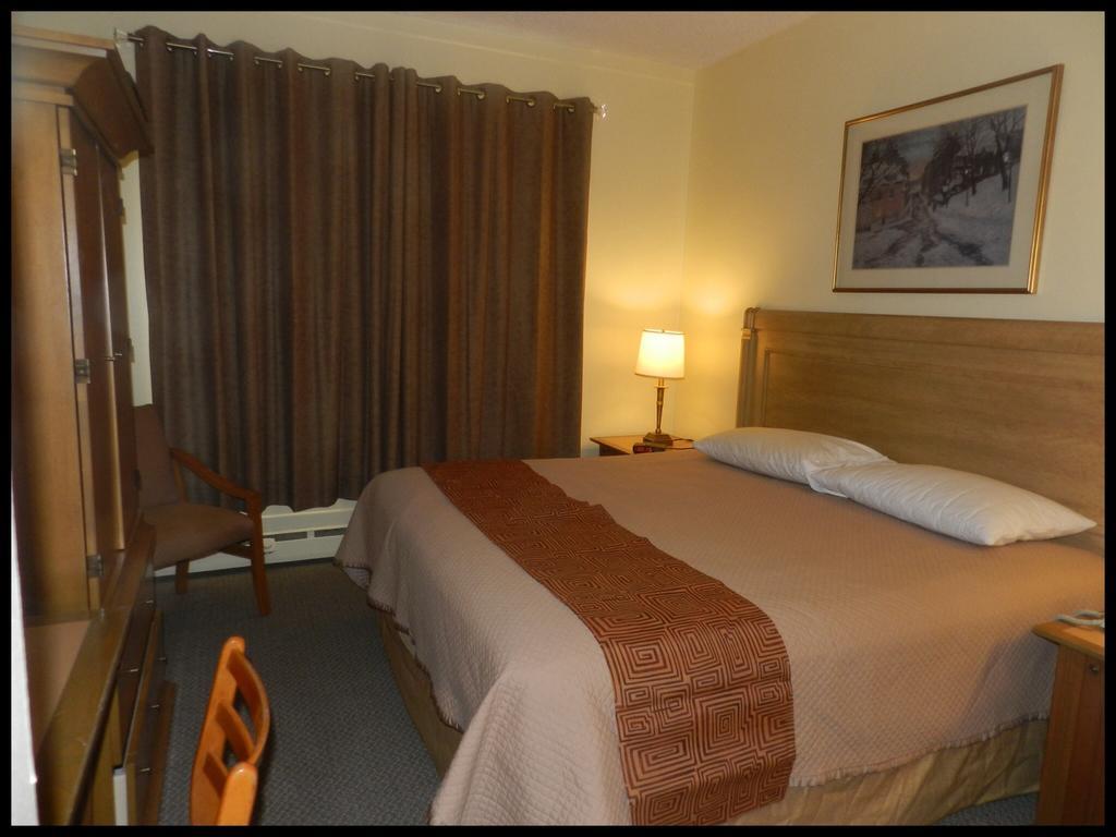 L'Auberge De L'Aeroport Inn Dorval Room photo