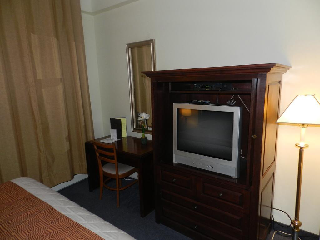 L'Auberge De L'Aeroport Inn Dorval Room photo