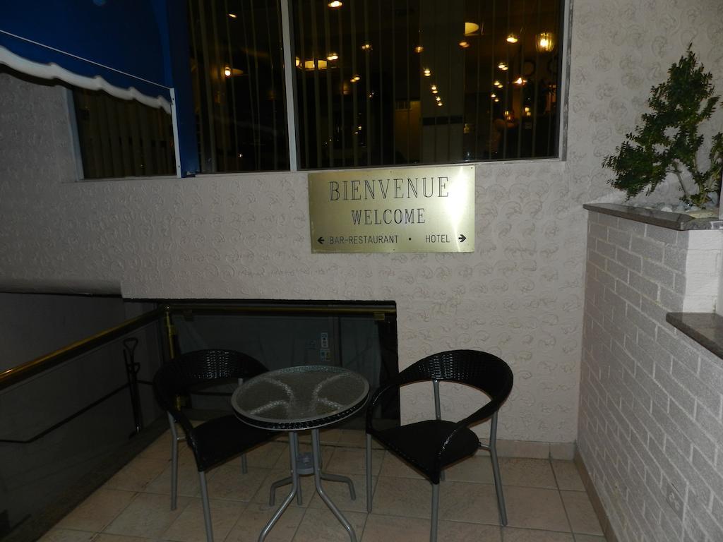 L'Auberge De L'Aeroport Inn Dorval Exterior photo