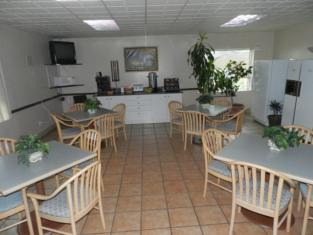 L'Auberge De L'Aeroport Inn Dorval Exterior photo